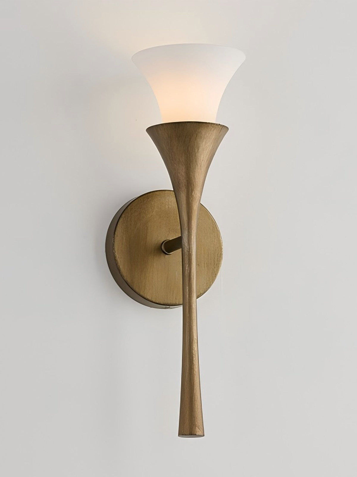 Solalette Messing Doppelkegel-Wandleuchte
