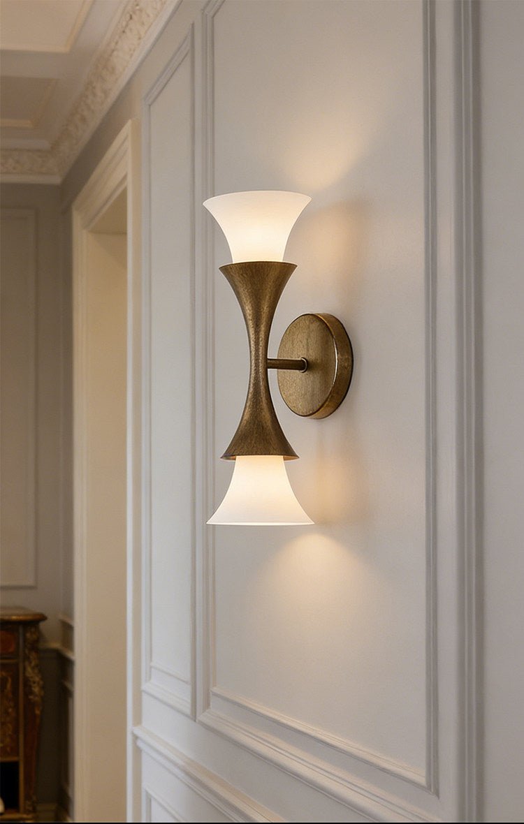 Solalette Messing Doppelkegel-Wandleuchte