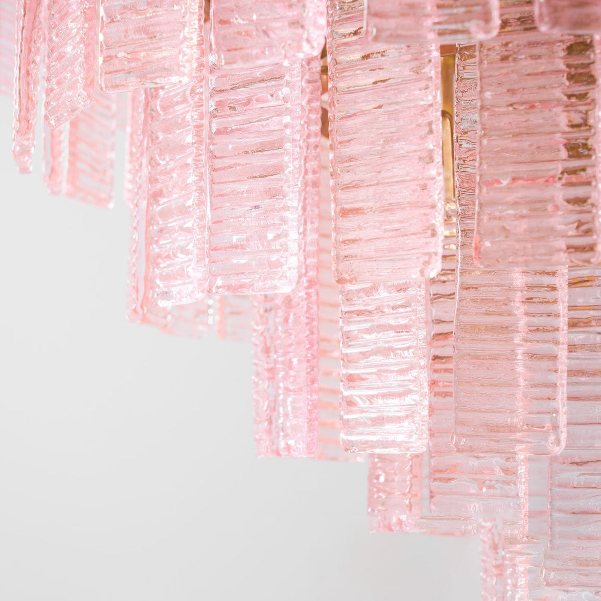 Lioririan Kronleuchter aus rosa Muranoglas mit mehrschichtigen Vintage-Luxus-Design