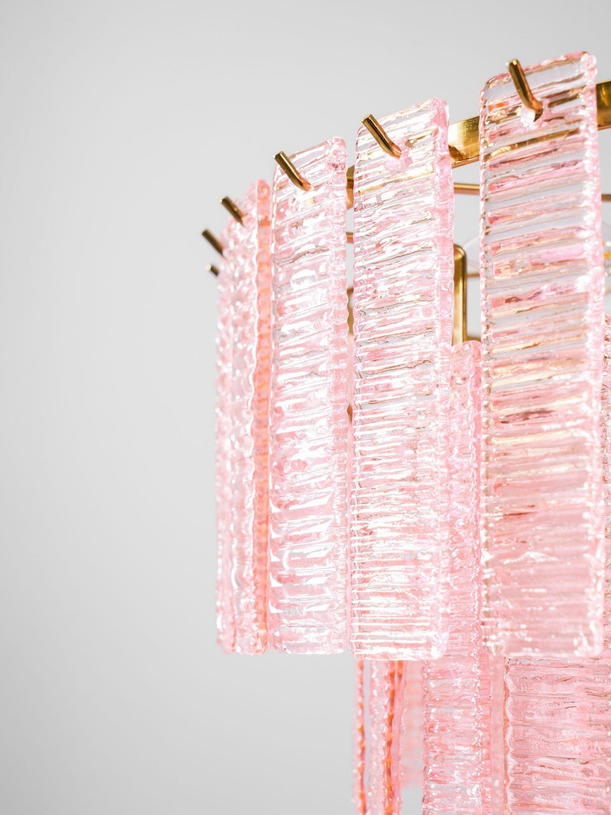 Lioririan Kronleuchter aus rosa Muranoglas mit mehrschichtigen Vintage-Luxus-Design