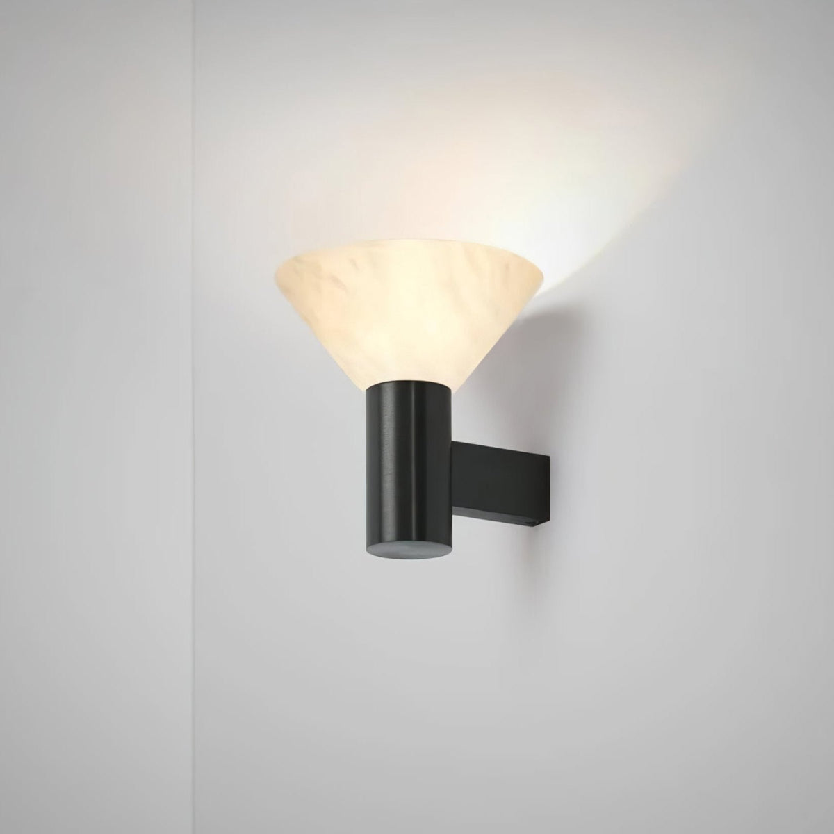 Rino Cone Alabaster Wandleuchte