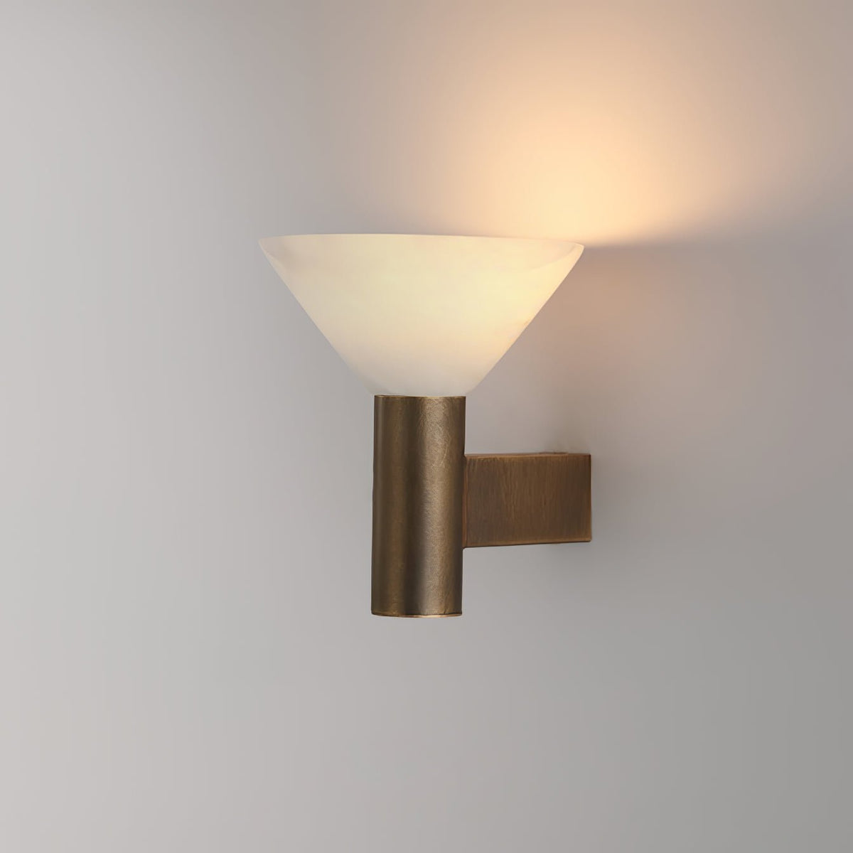 Rino Cone Alabaster Wandleuchte