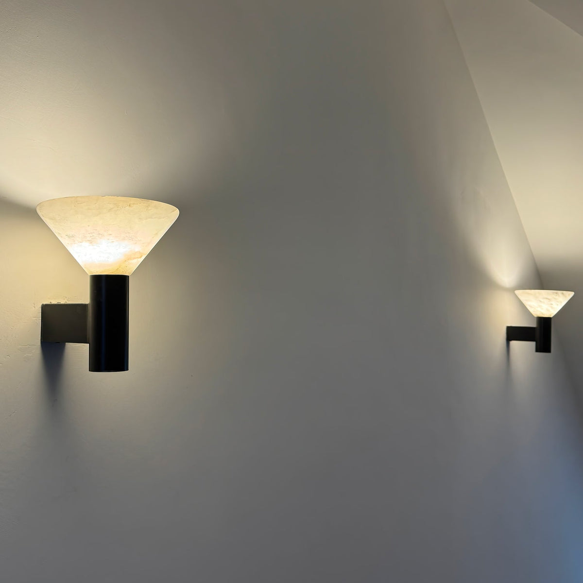 Rino Cone Alabaster Wandleuchte