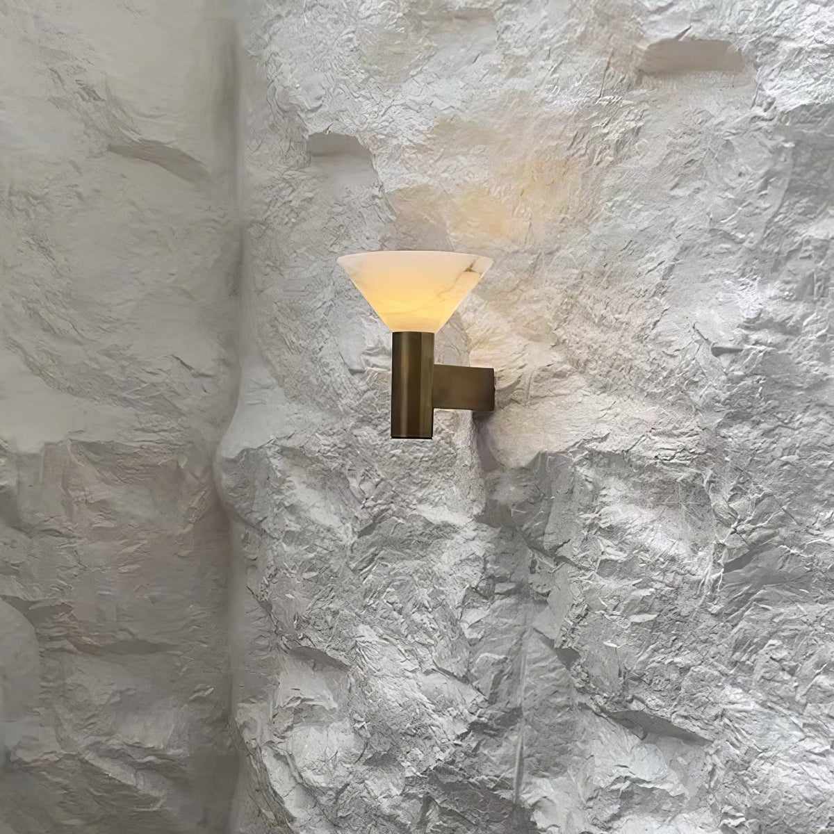 Rino Cone Alabaster Wandleuchte