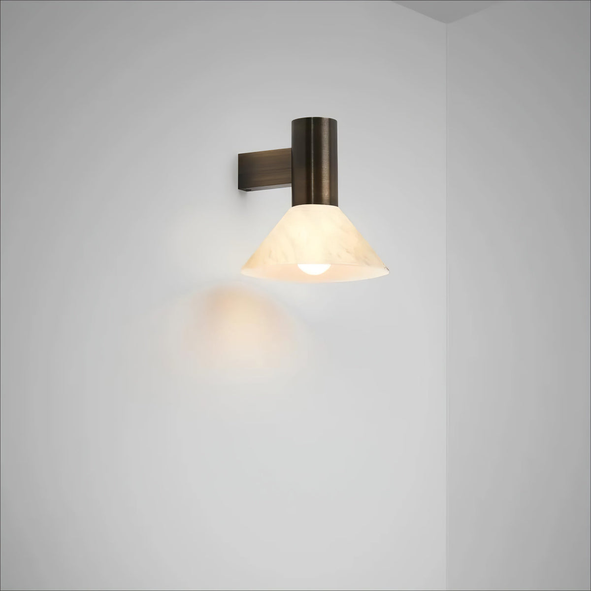 Rino Cone Alabaster Wandleuchte