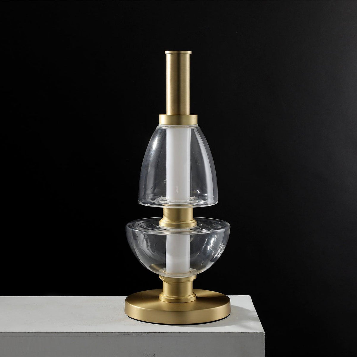 Ivthaarae Tischleuchte aus Glas