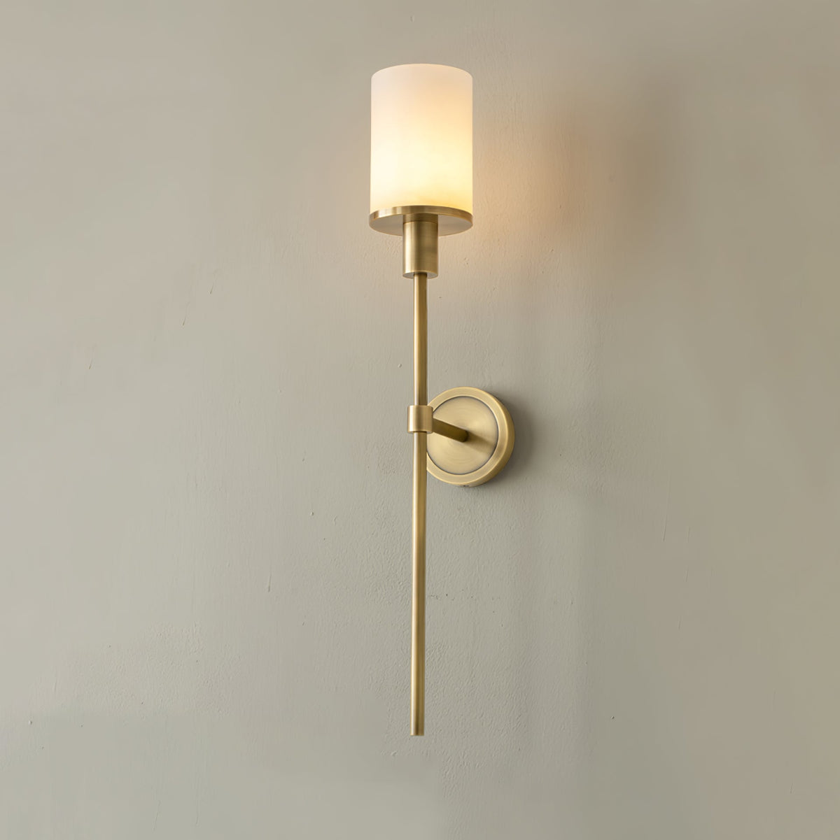 Mycara zeitgenössische Wandleuchte aus Alabaster im klassischen nordischen Stil
