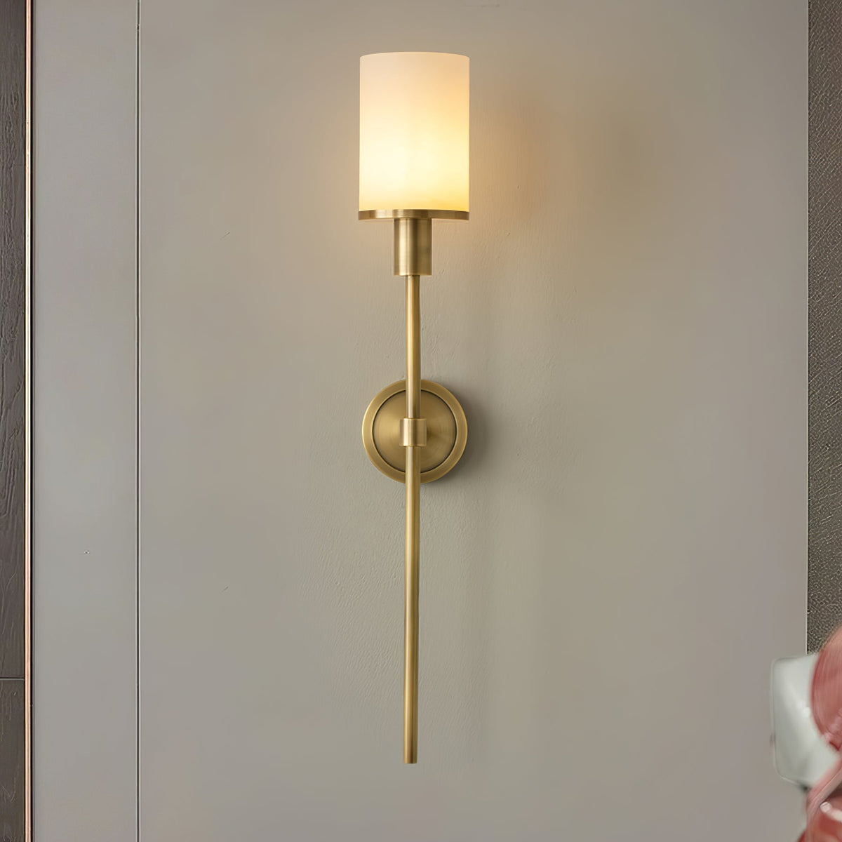 Mycara zeitgenössische Wandleuchte aus Alabaster im klassischen nordischen Stil