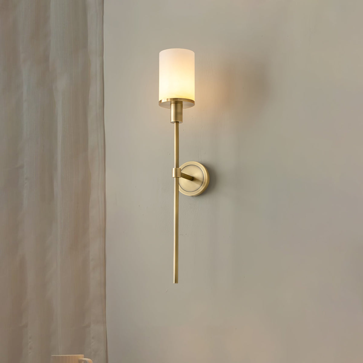 Mycara zeitgenössische Wandleuchte aus Alabaster im klassischen nordischen Stil