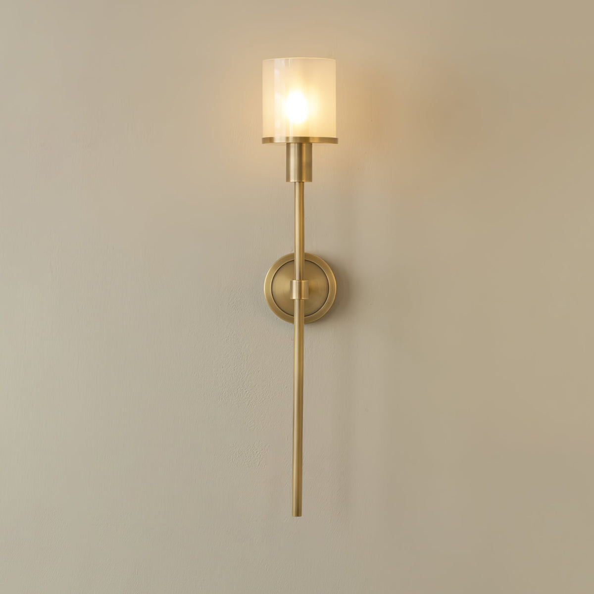 Mycara zeitgenössische Wandleuchte aus Alabaster im klassischen nordischen Stil