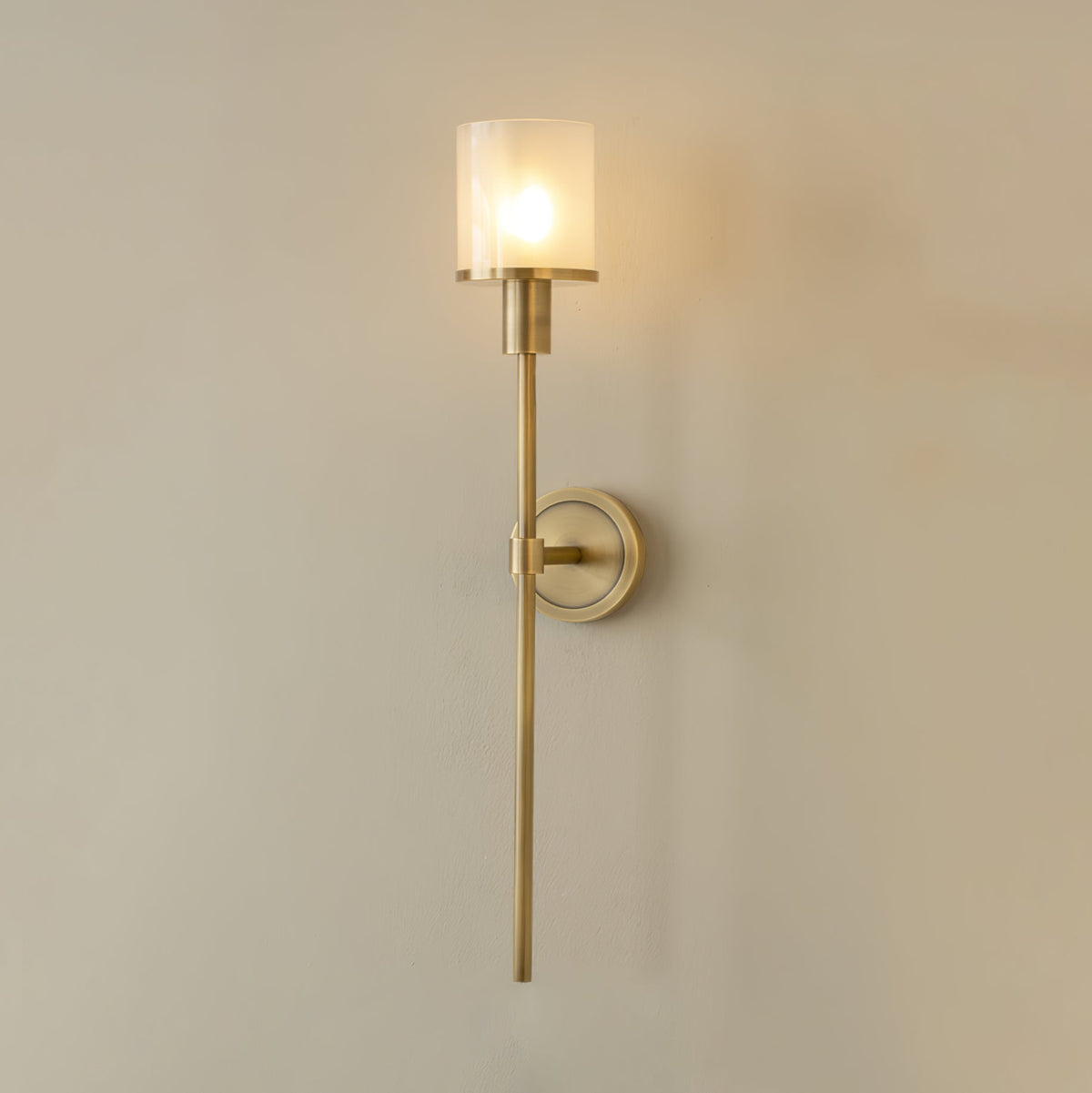 Mycara zeitgenössische Wandleuchte aus Alabaster im klassischen nordischen Stil