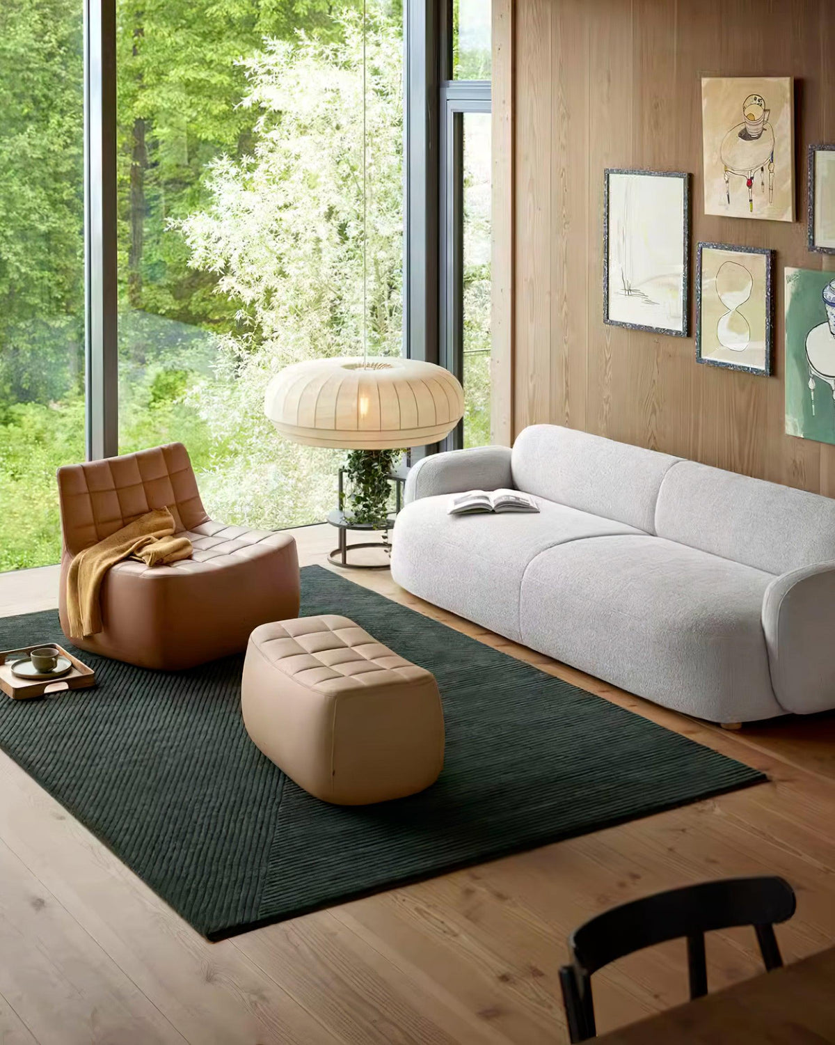 Taro Pendelleuchte mit weißem Seidenstoffschirm und vertikalen Linien im sanft-modernen minimalistischen Stil