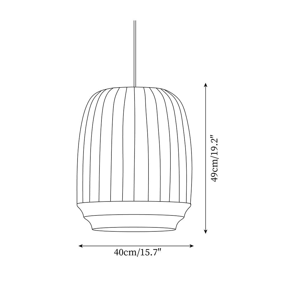 Taro Pendelleuchte mit weißem Seidenstoffschirm und vertikalen Linien im sanft-modernen minimalistischen Stil