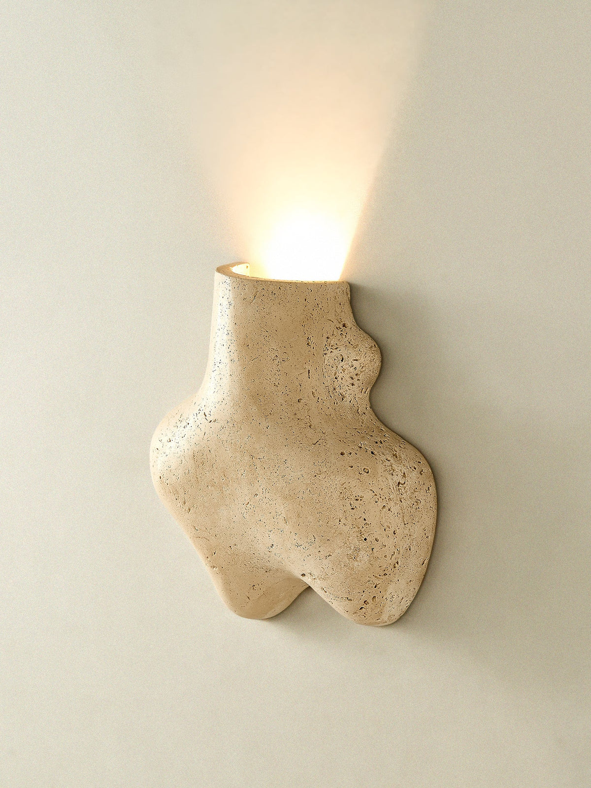 Whitlow Travertine Abstract Wandleuchte