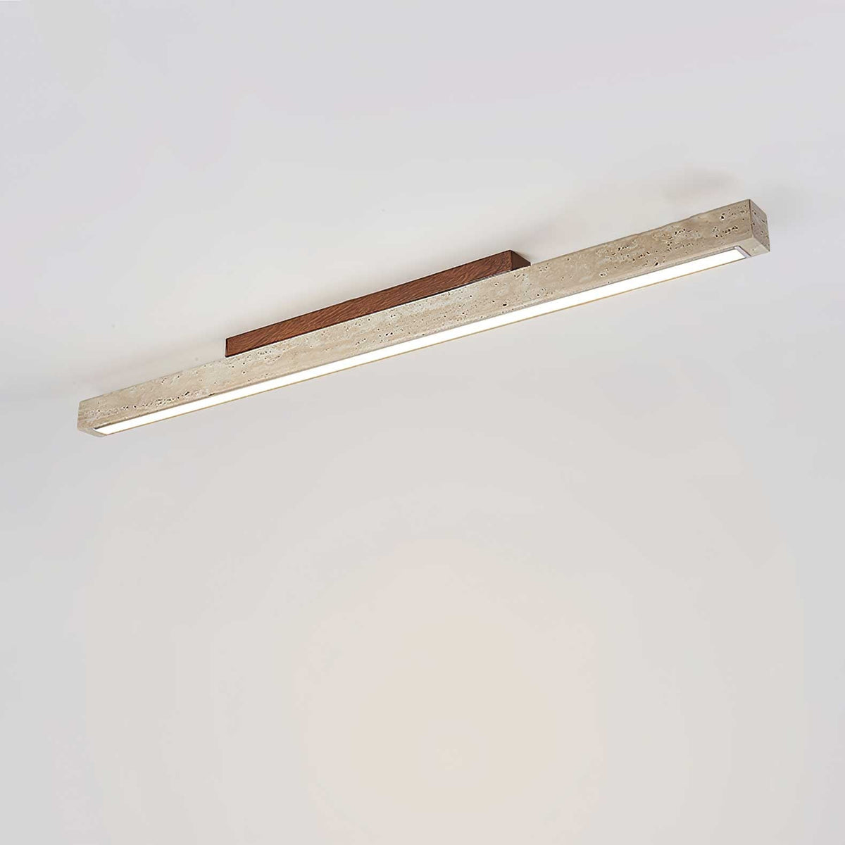 Valinian Minimalistische Deckenleuchte aus Travertin in linearer Form