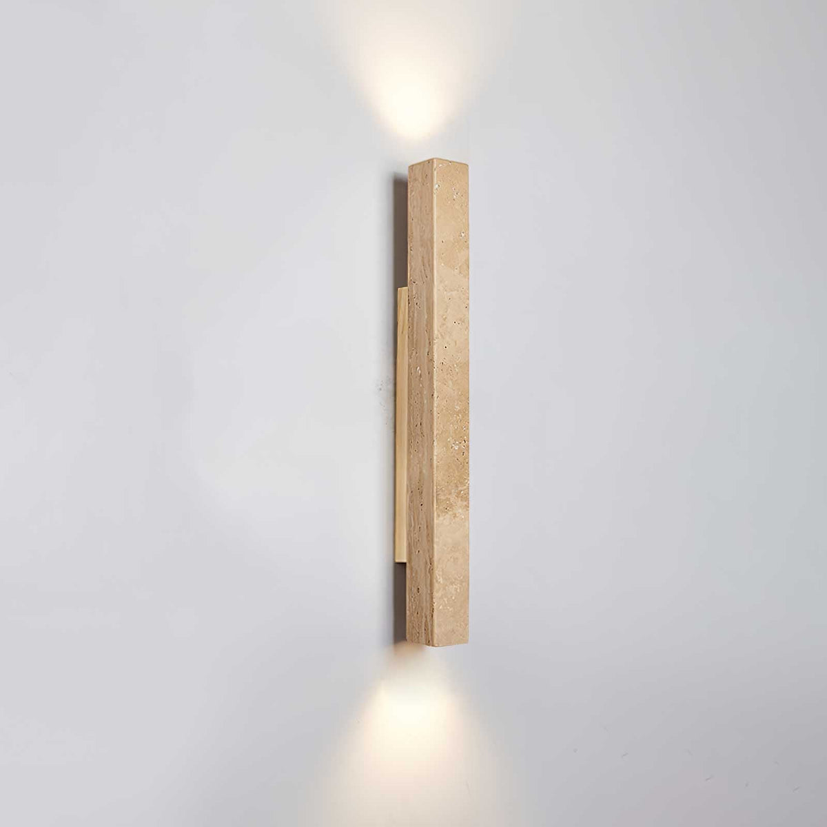 Noriira Minimalistische Wandleuchte aus Travertin