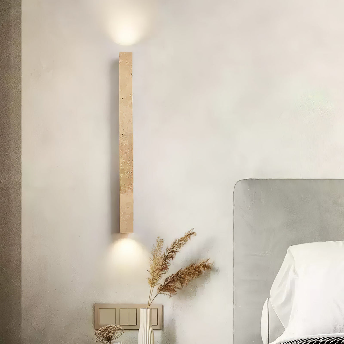 Noriira Minimalistische Wandleuchte aus Travertin
