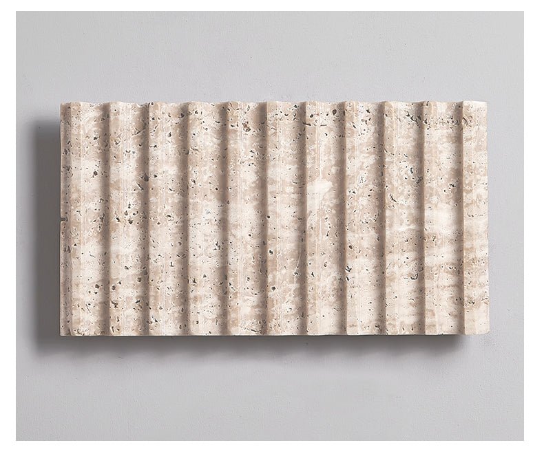 Noriora Travertin-Wandleuchte mit geripptem Design