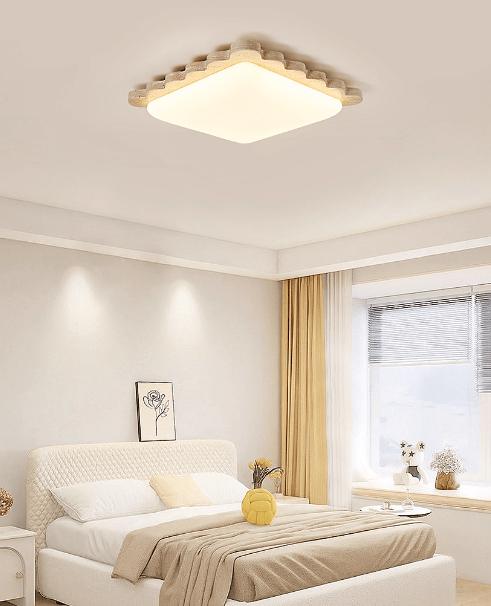 Crestwood Travertine Deckenleuchte mit geschwungener Kante