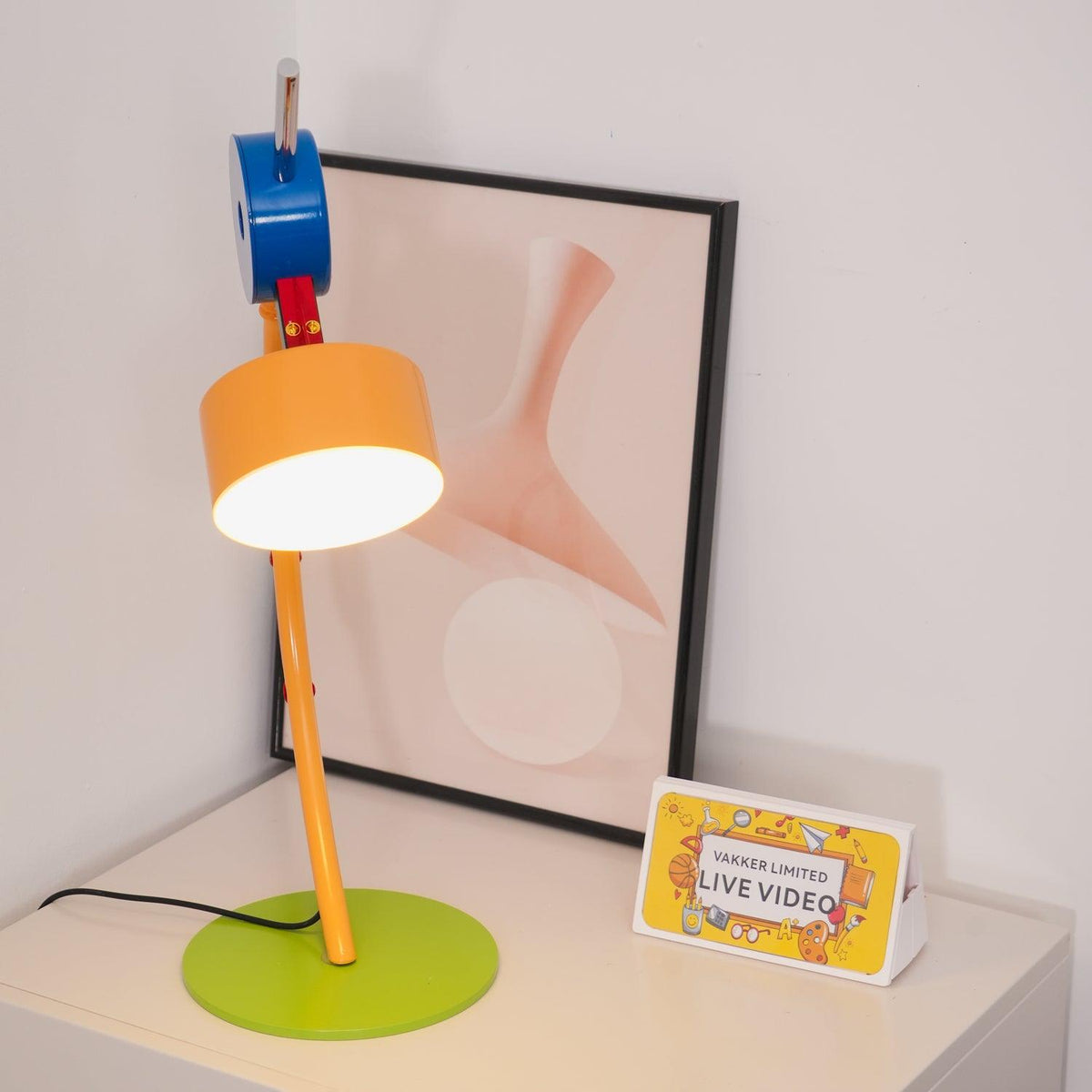 Niraneria Acryl-Kunst-Tischleuchte