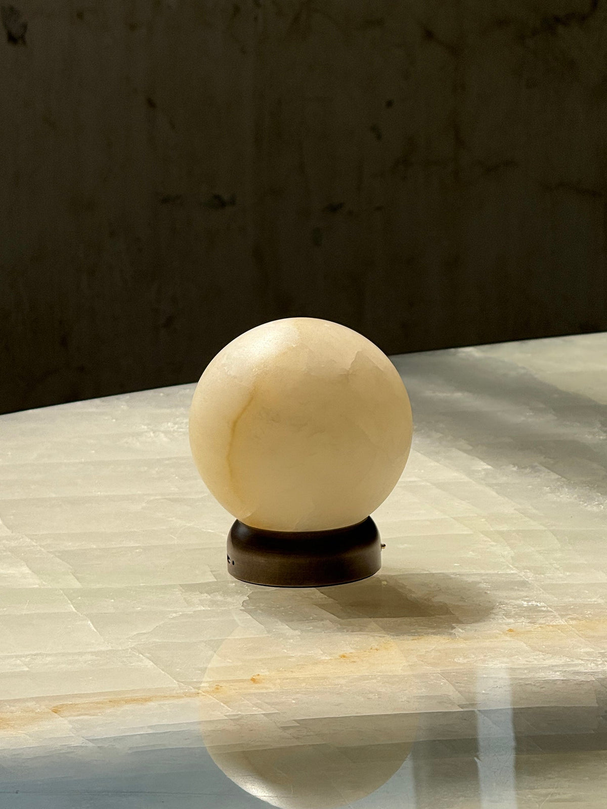 Trevi Orb tragbare Tischleuchte (wiederaufladbar)