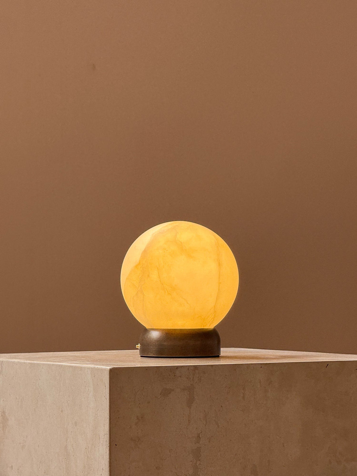 Trevi Orb tragbare Tischleuchte (wiederaufladbar)