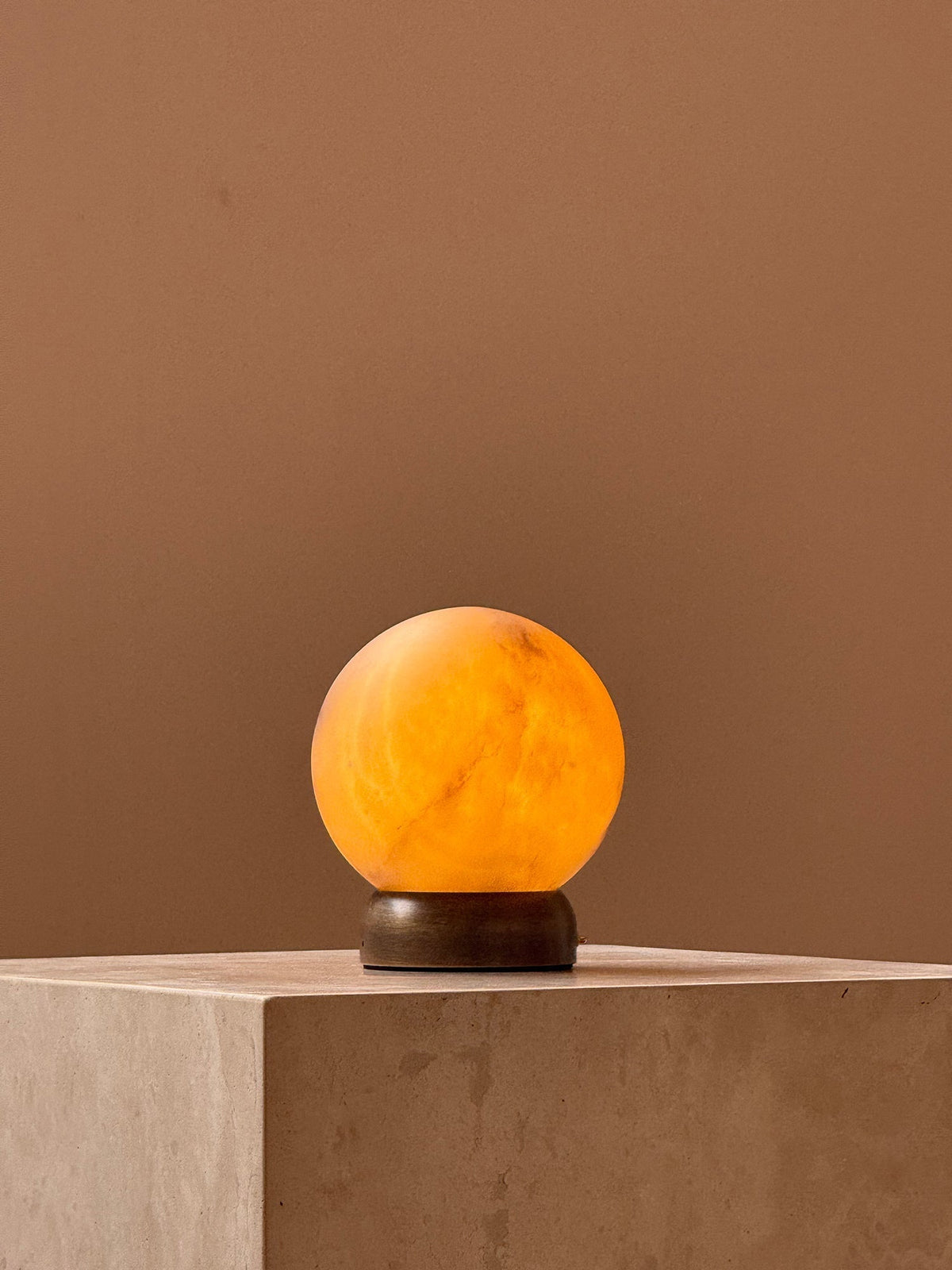 Trevi Orb tragbare Tischleuchte (wiederaufladbar)