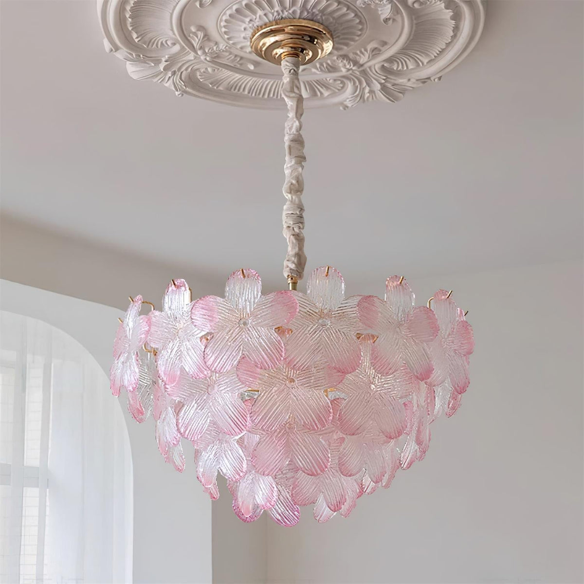 Cavine Kronleuchter aus rosa Glas in Blumenform