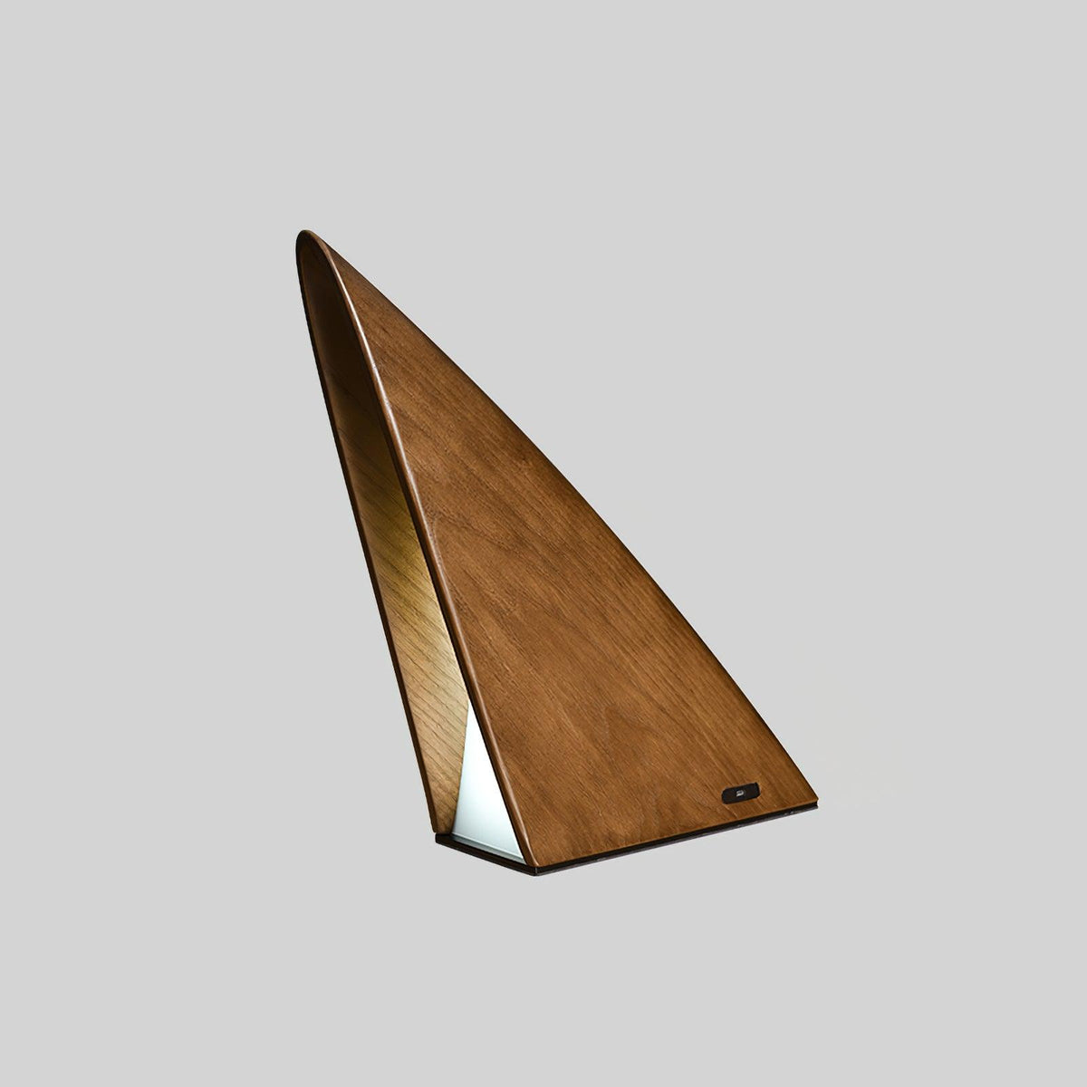 Justin Minimalistische Tischleuchte aus Holz