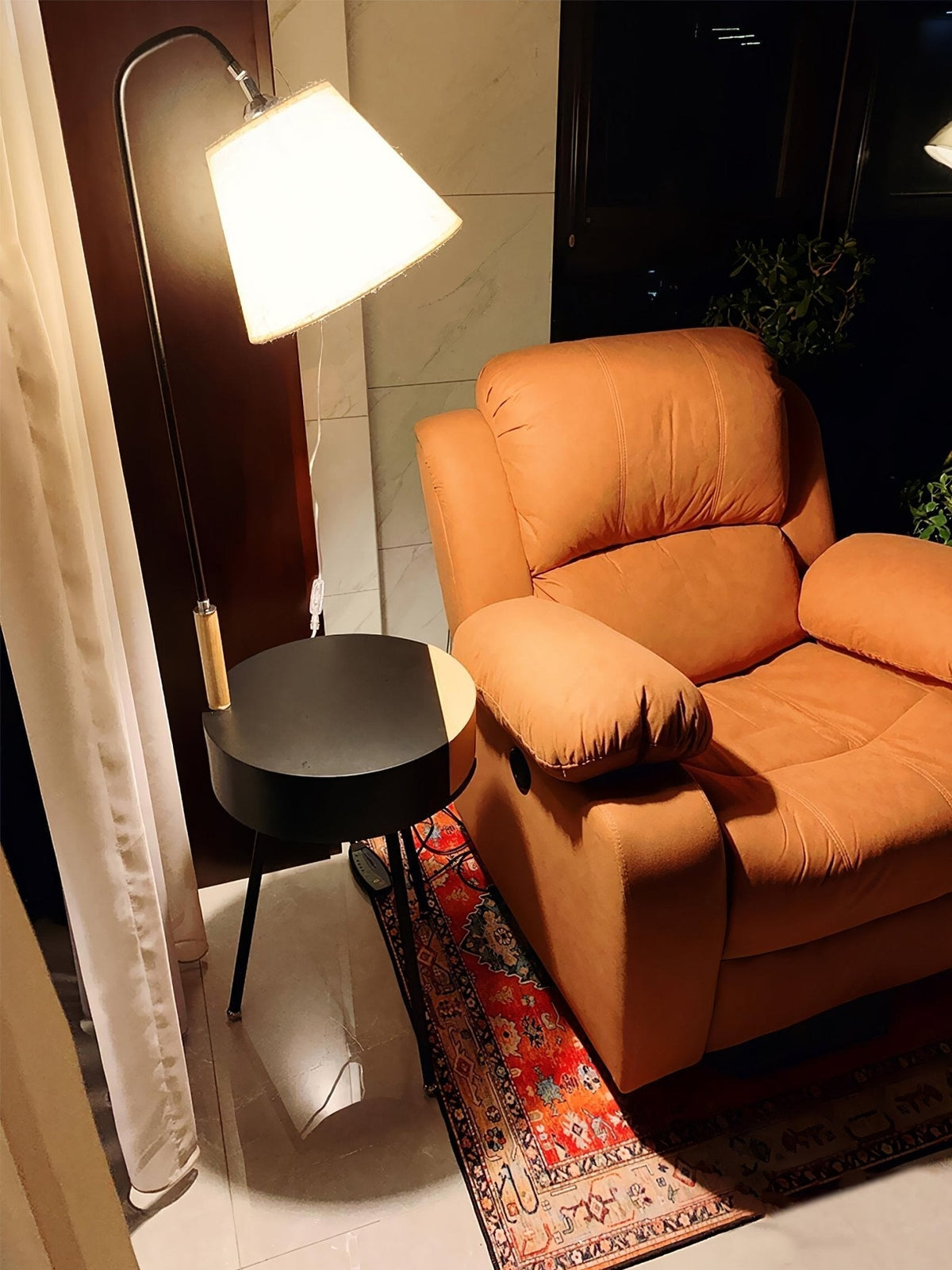 Lumo Tripod-Stehleuchte aus Stoff