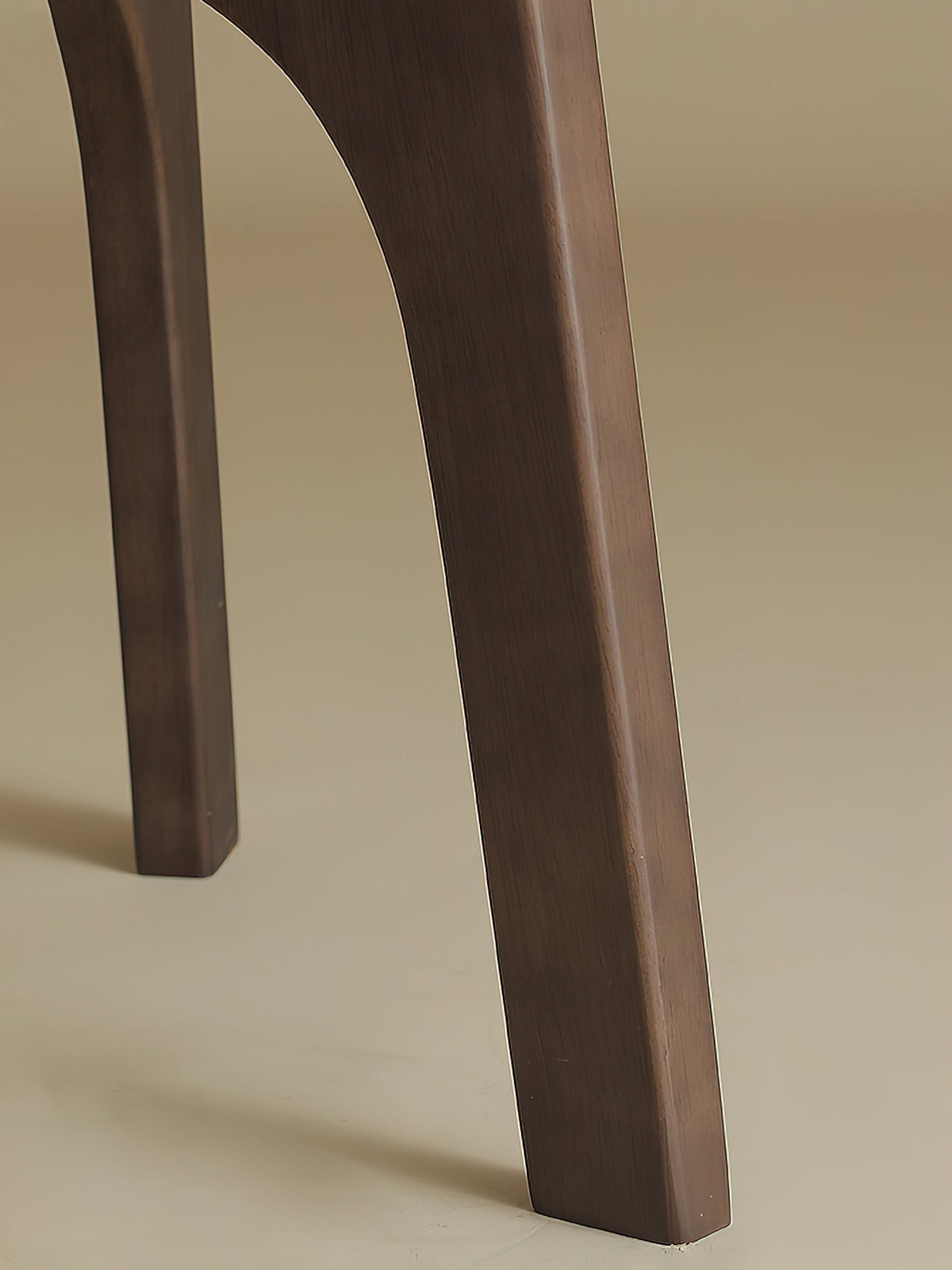 Halvyn Tripod Stehleuchte
