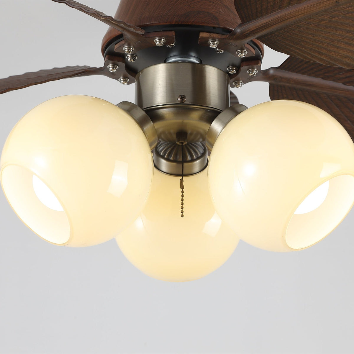 Walden Deckenventilator mit Beleuchtung aus Eiche
