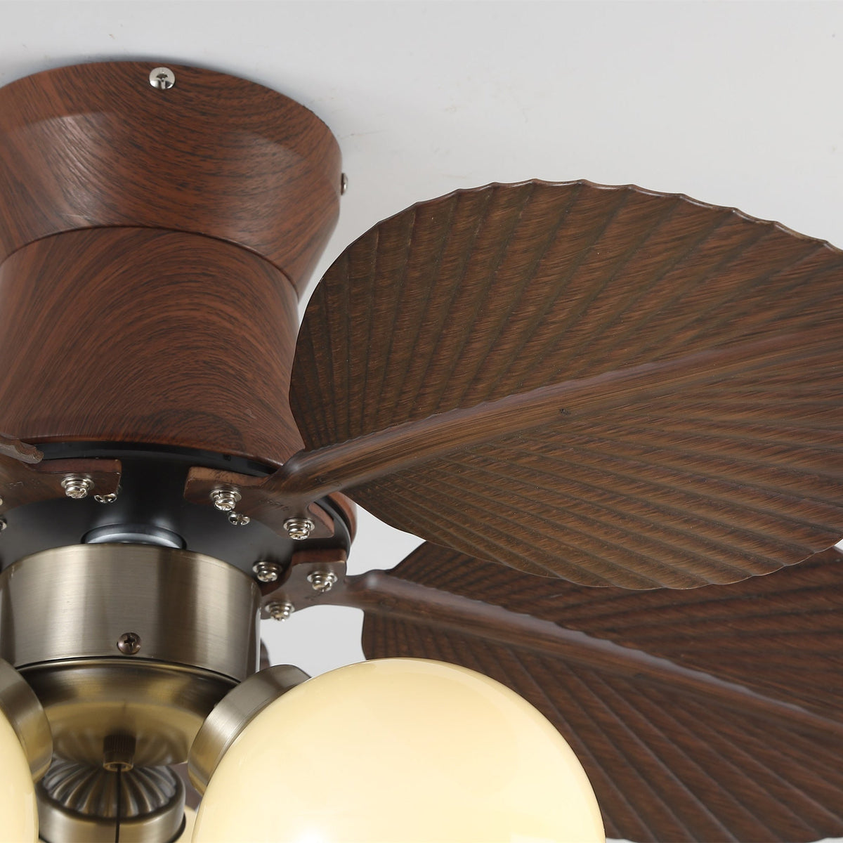 Walden Deckenventilator mit Beleuchtung aus Eiche