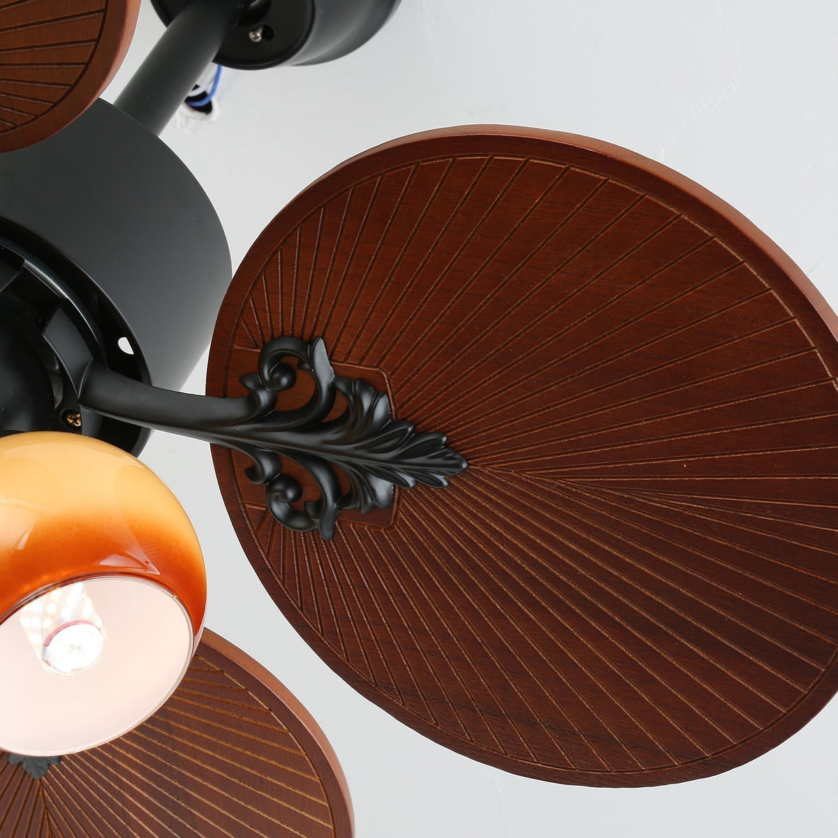 Celiira Tropical Glas Deckenventilator mit Beleuchtung