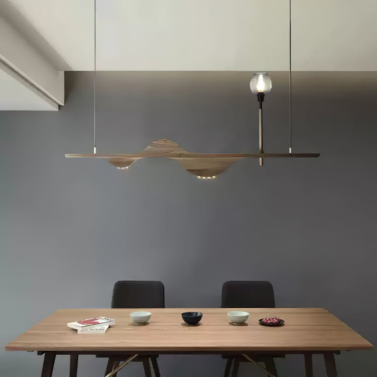 Cushais Wellen-Holz-Pendelleuchte