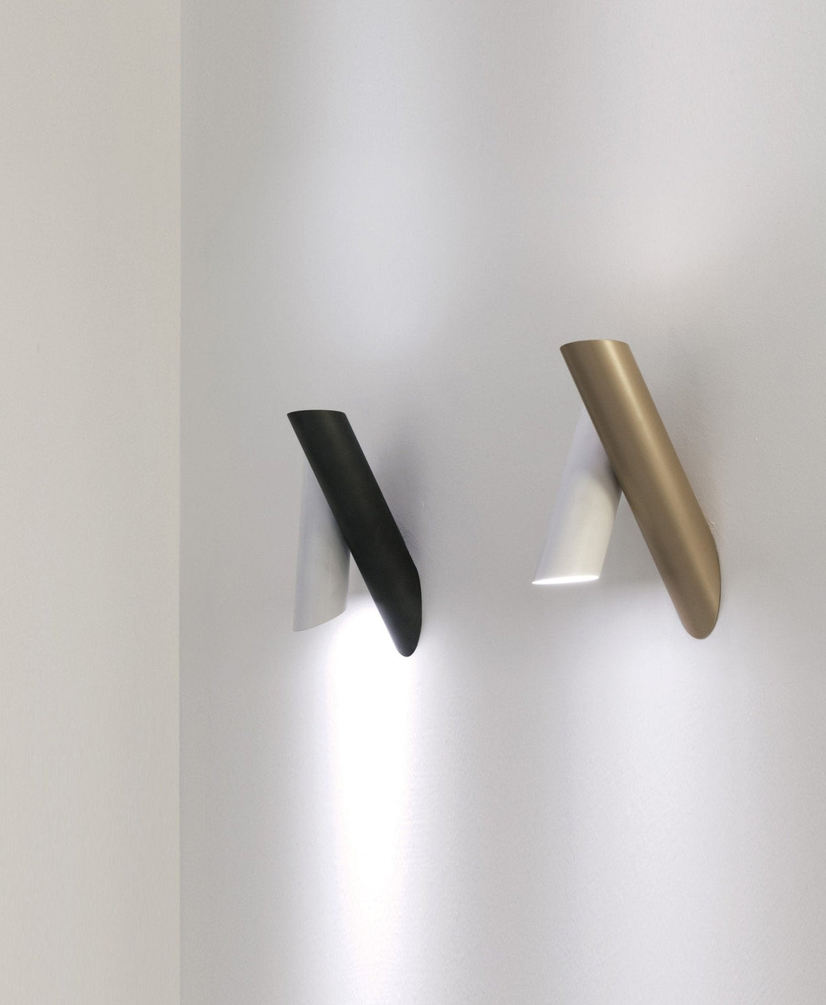 Perylis zeitgenössische minimalistische Wandleuchte mit Tuben