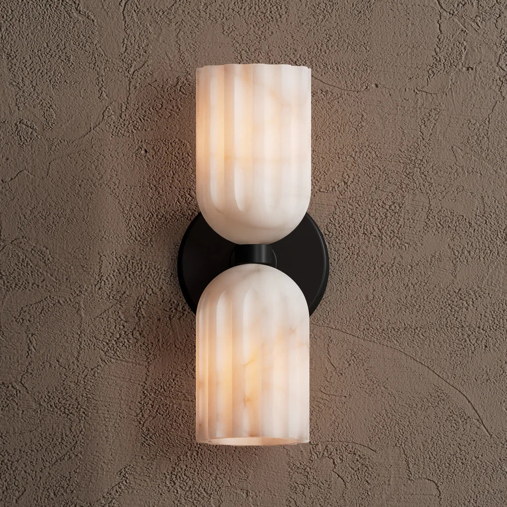 Eiriviella Doppelte Wandleuchte aus Messing mit Alabaster-Lampenschirm