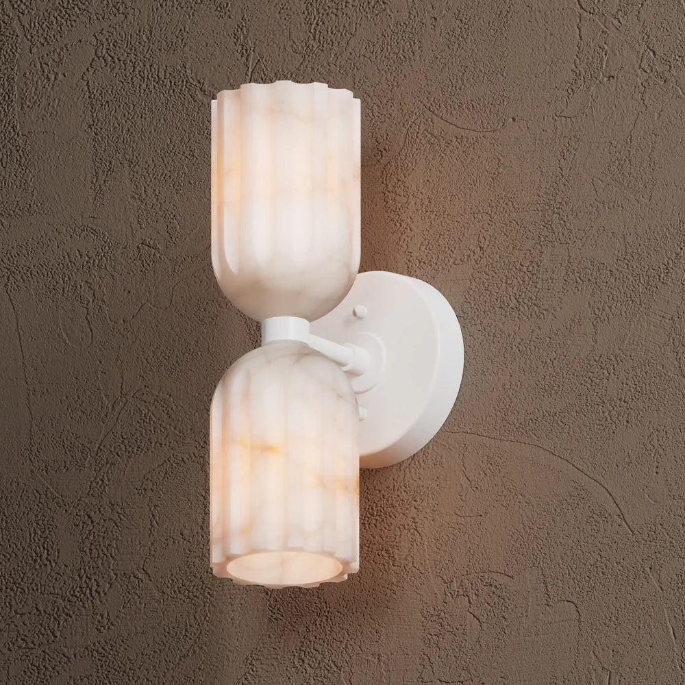 Eiriviella Doppelte Wandleuchte aus Messing mit Alabaster-Lampenschirm