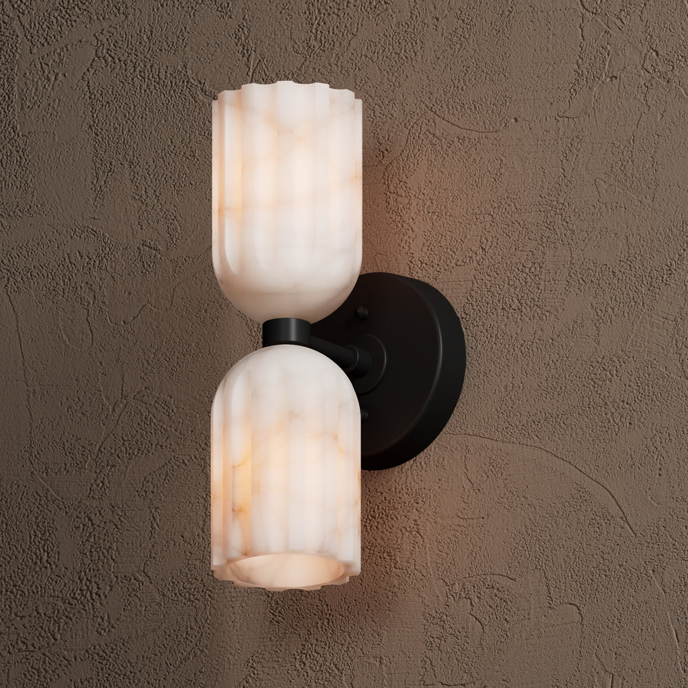 Eiriviella Doppelte Wandleuchte aus Messing mit Alabaster-Lampenschirm