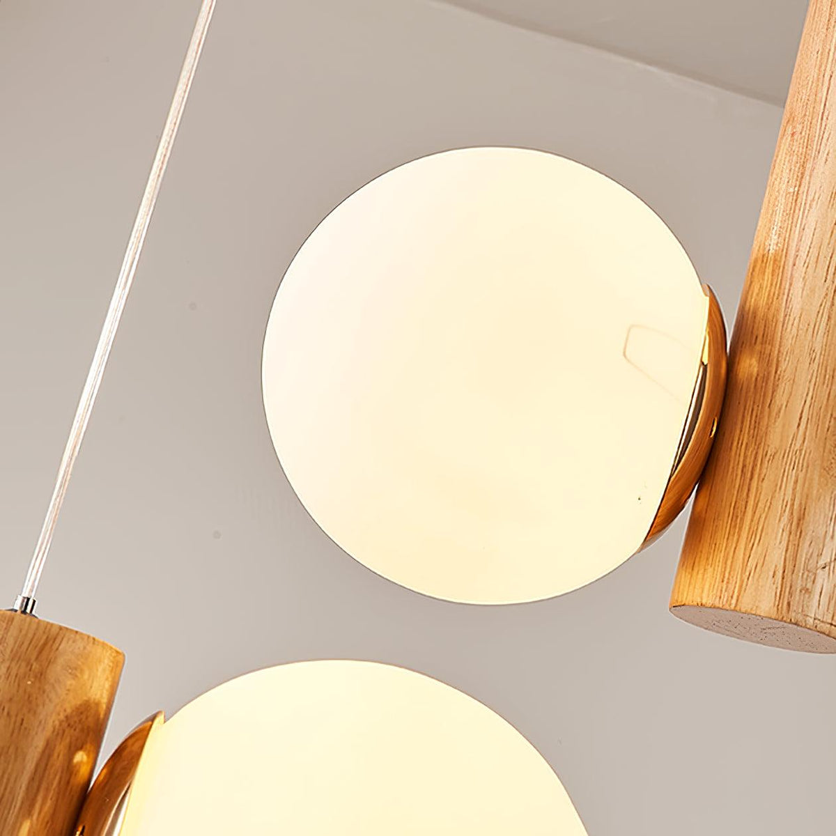 Solstica Pendelleuchte aus Holz im klassischen Stil