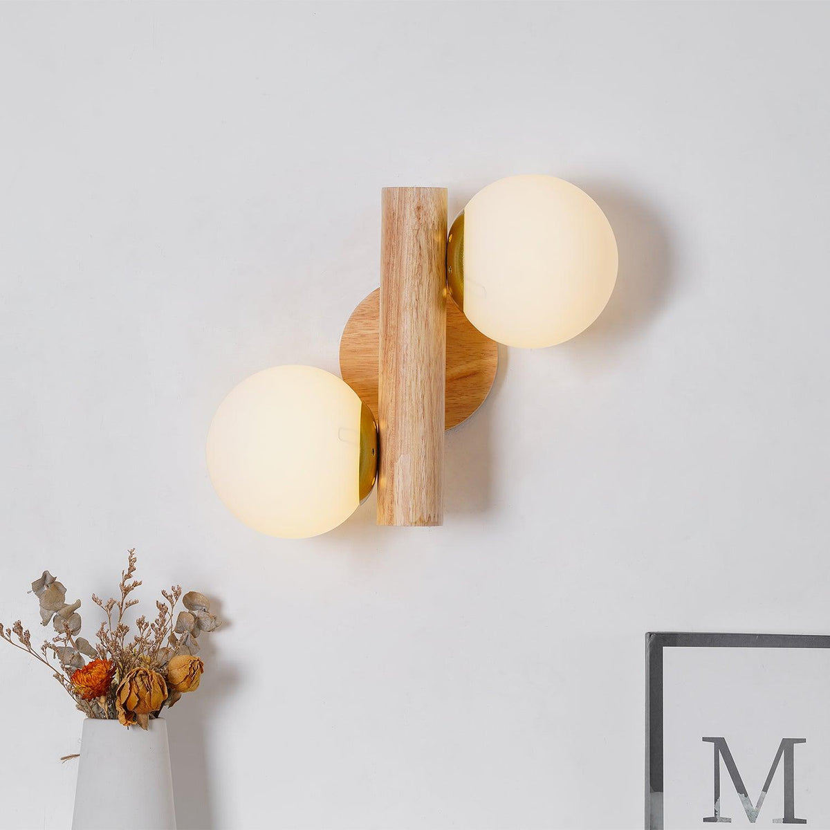 Fioran Wandleuchte aus Holz im skandinavischen Stil