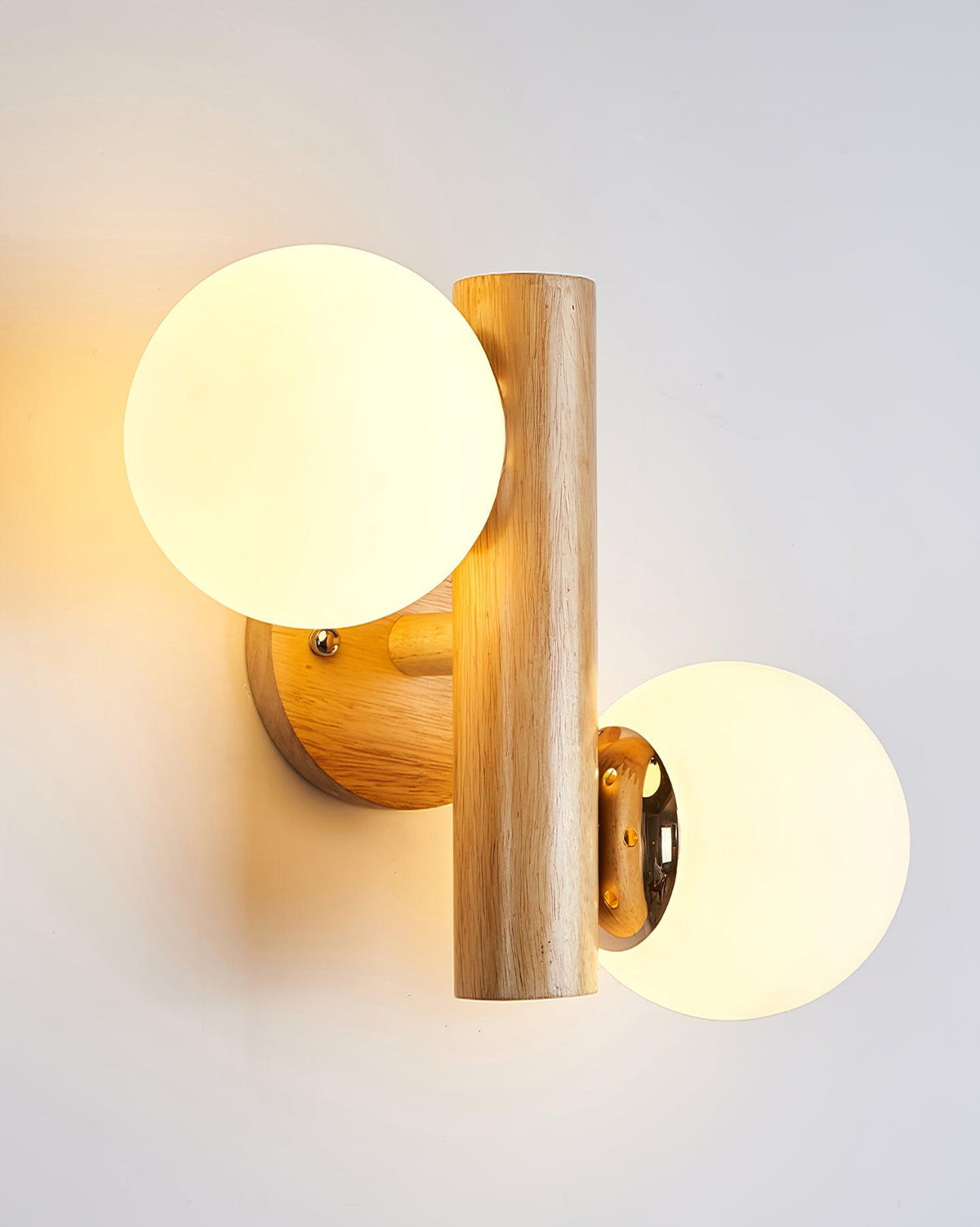 Fioran Wandleuchte aus Holz im skandinavischen Stil