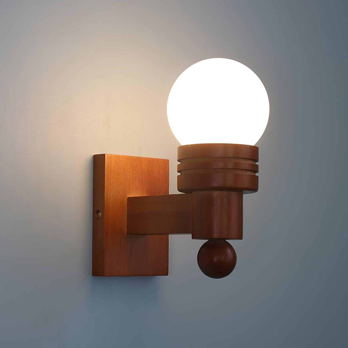 Beam Wandleuchte aus massivem Holz