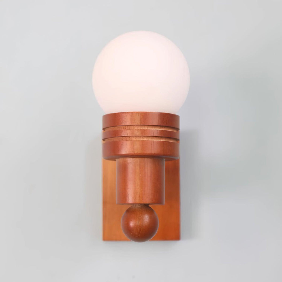 Beam Wandleuchte aus massivem Holz