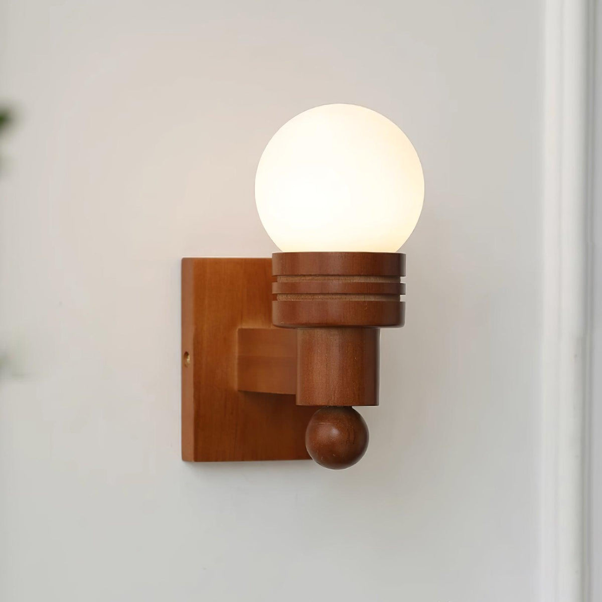 Beam Wandleuchte aus massivem Holz