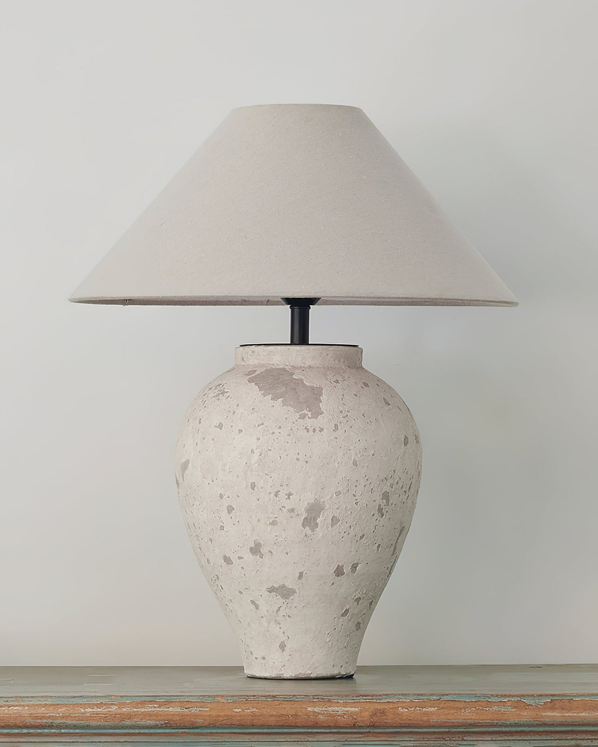 Solix Tischleuchte aus Keramik und Stoff in Beige