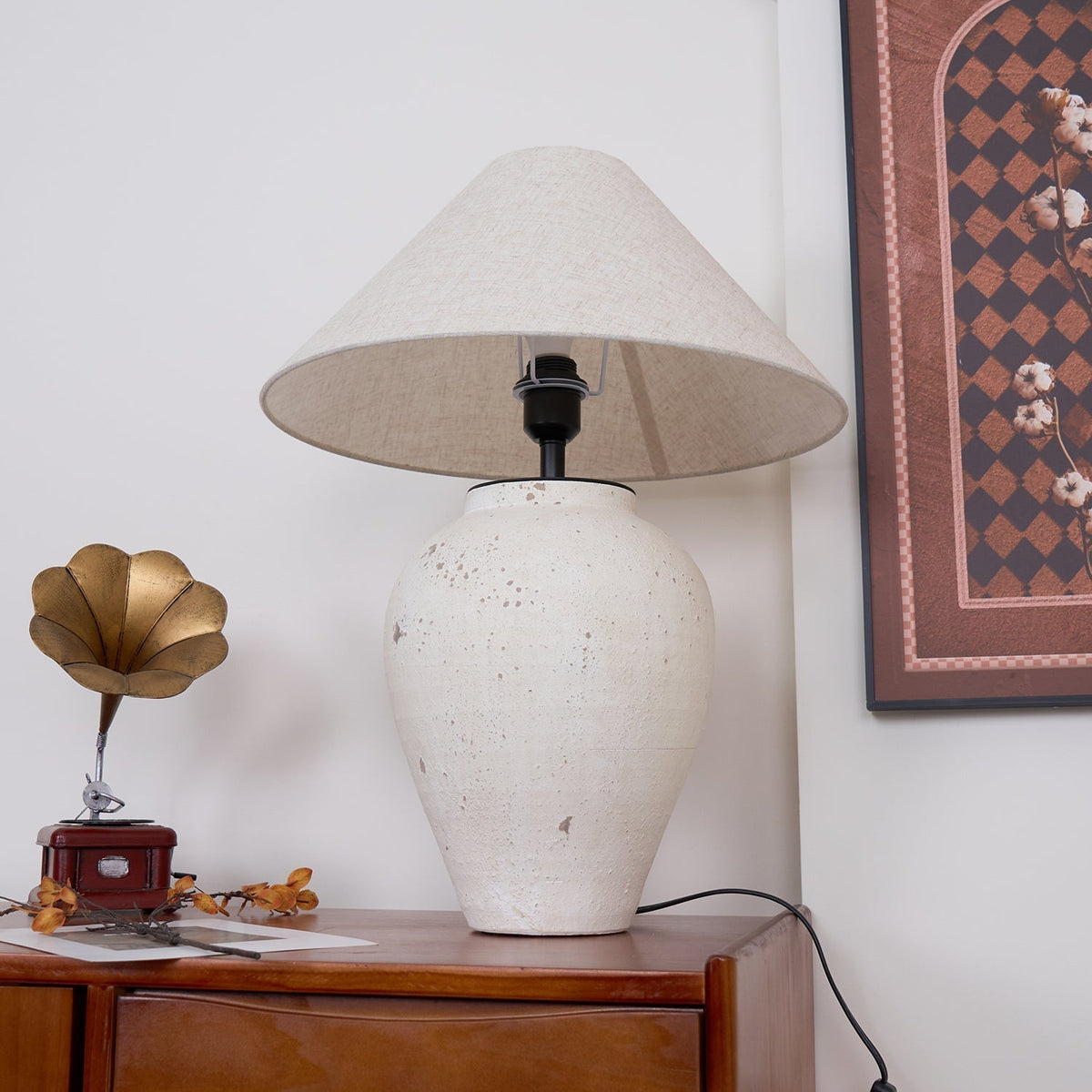 Solix Tischleuchte aus Keramik und Stoff in Beige