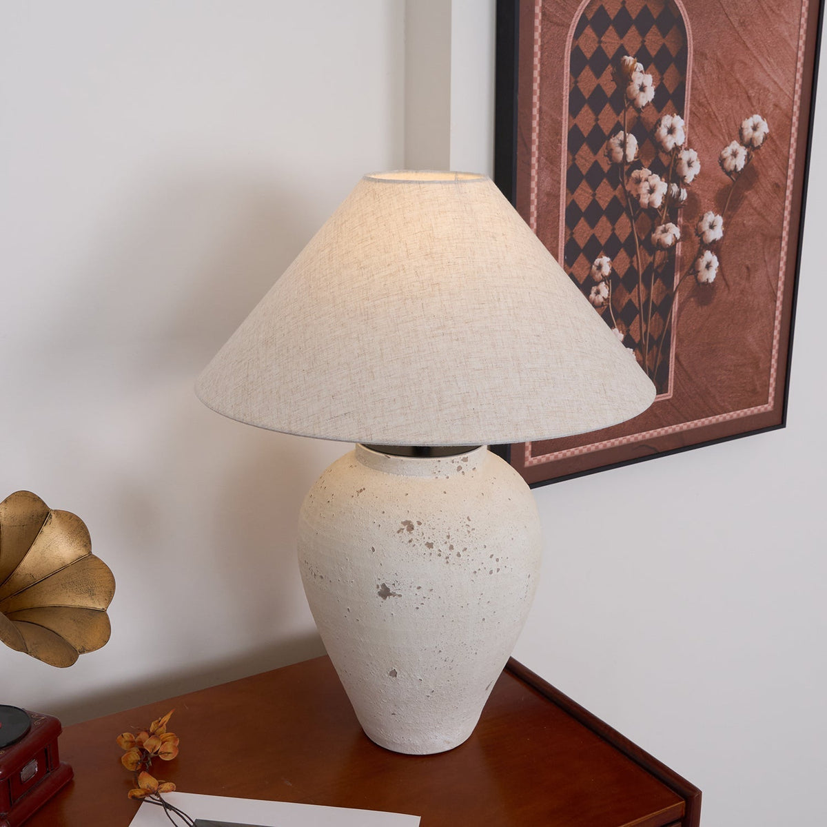 Solix Tischleuchte aus Keramik und Stoff in Beige