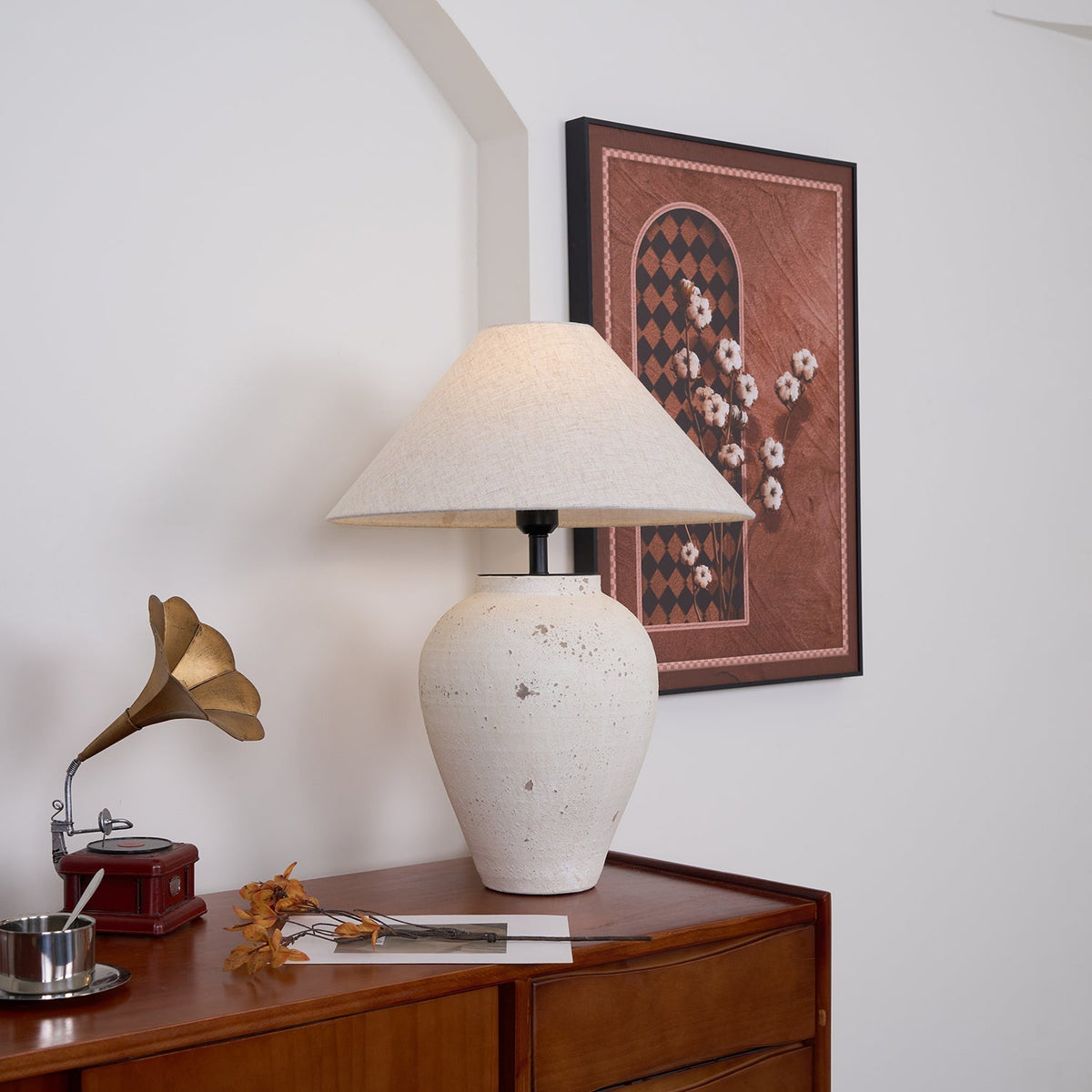 Solix Tischleuchte aus Keramik und Stoff in Beige