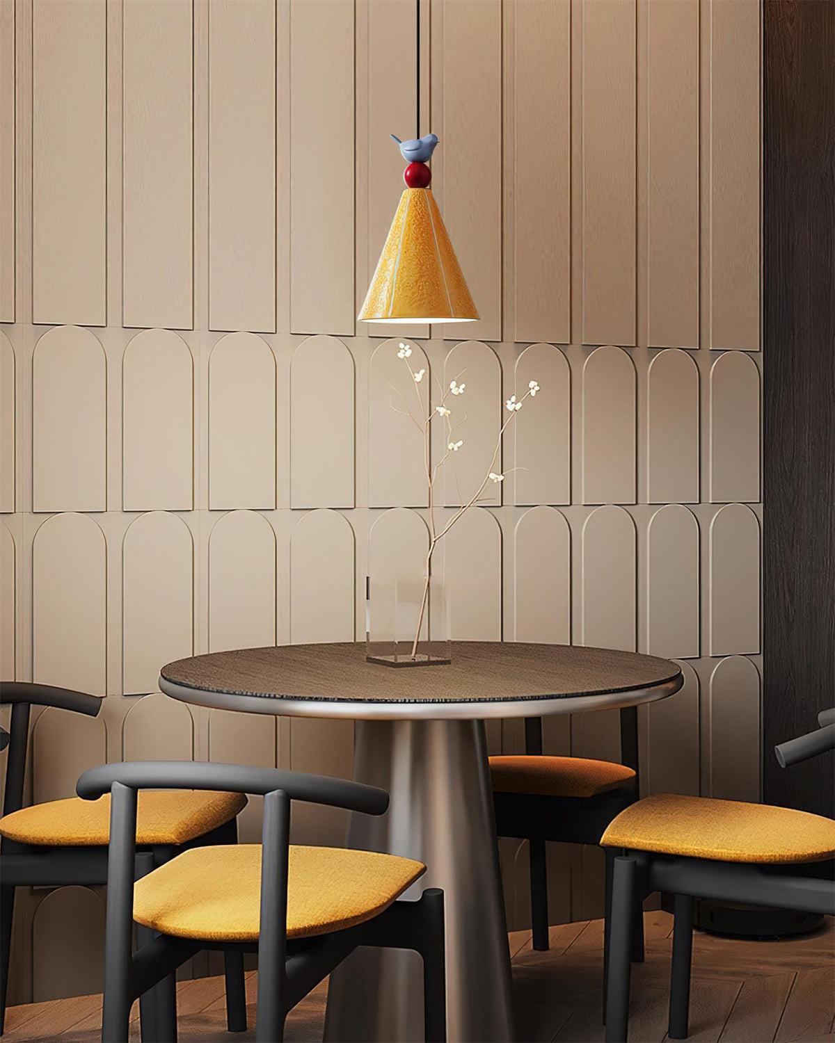 Virella Pendelleuchte aus Keramik in Gelb mit Kieselsteinform – zeitgenössisches Design